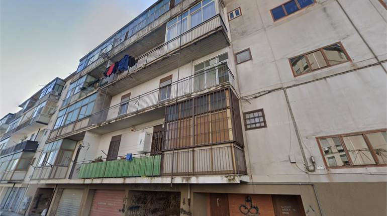 Appartamento 5 vani + cantina in Via Raccuglia, 15